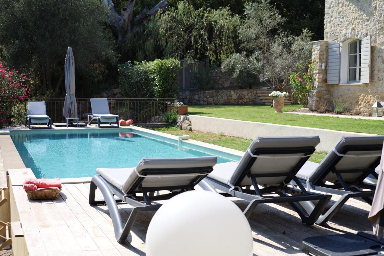 L'Elegante Bastide En Pierre Avec Vue Sur Le Vieux Village De Mougins Zewnętrze zdjęcie