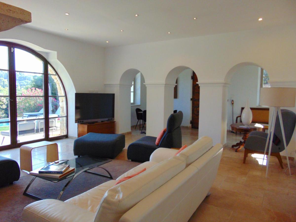 L'Elegante Bastide En Pierre Avec Vue Sur Le Vieux Village De Mougins Zewnętrze zdjęcie