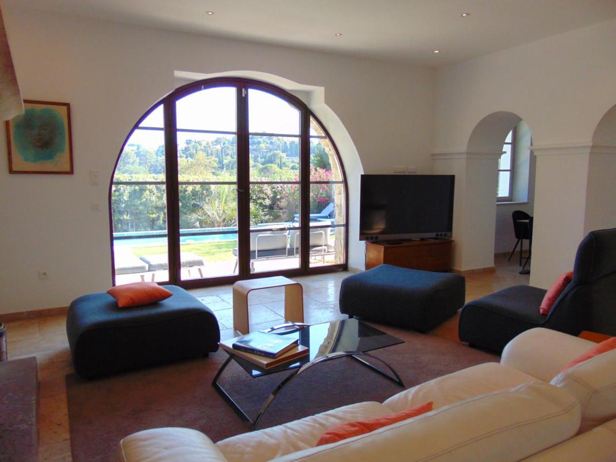 L'Elegante Bastide En Pierre Avec Vue Sur Le Vieux Village De Mougins Zewnętrze zdjęcie