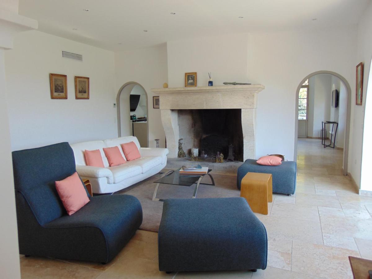 L'Elegante Bastide En Pierre Avec Vue Sur Le Vieux Village De Mougins Zewnętrze zdjęcie