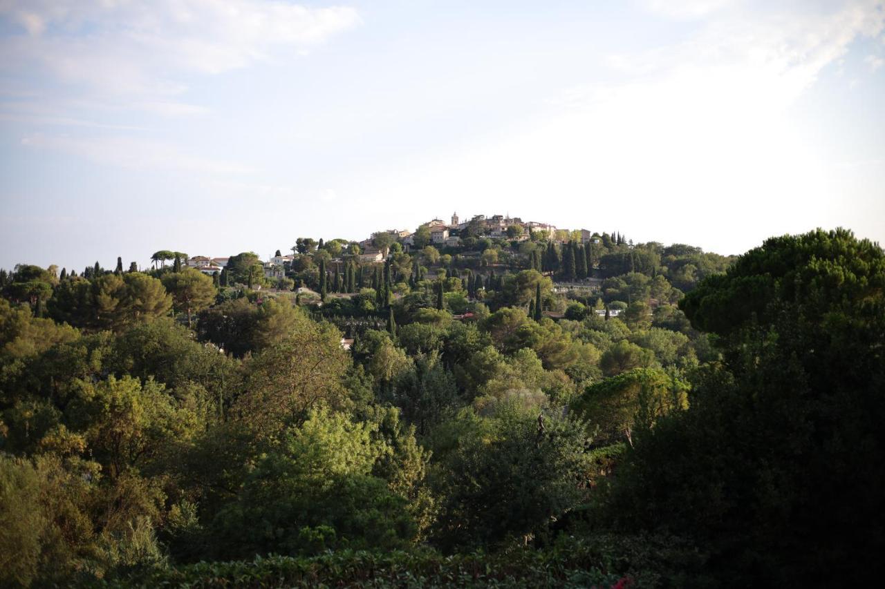 L'Elegante Bastide En Pierre Avec Vue Sur Le Vieux Village De Mougins Zewnętrze zdjęcie